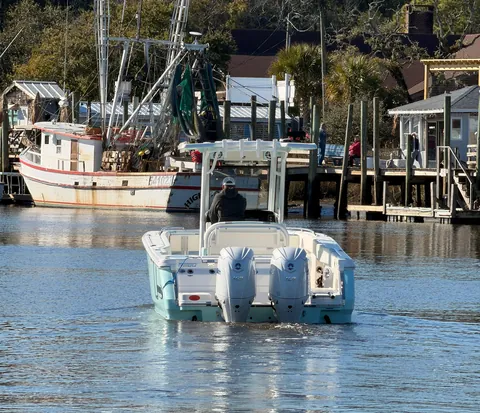 2025 Robalo R 250 — Coastal Boat Pros, Little River SC