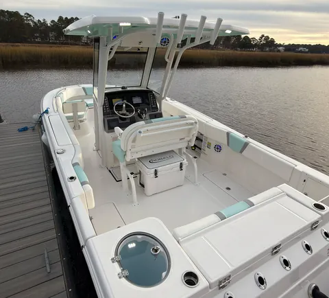 2025 Robalo R 250 — Coastal Boat Pros, Little River SC