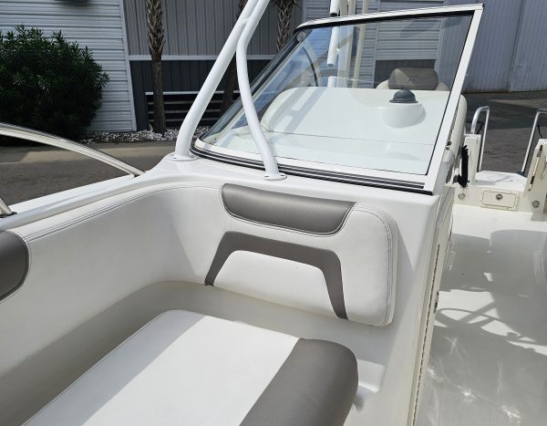 Coastal Boat Pros, Little River, SC, Pre-Owned Boats, 2018 WorldCat 255 DC
