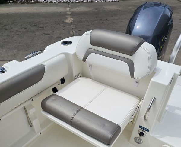 Coastal Boat Pros, Little River, SC, Pre-Owned Boats, 2018 WorldCat 255 DC