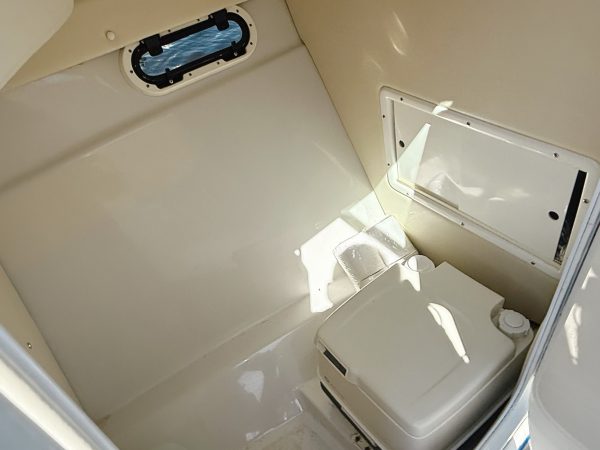 Coastal Boat Pros, Little River, SC, Pre-Owned Boats, 2000 Four Winns 260 Horizon